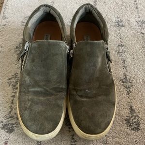 🎀3/$20🎀 Suede Steve Manden Slip Ons